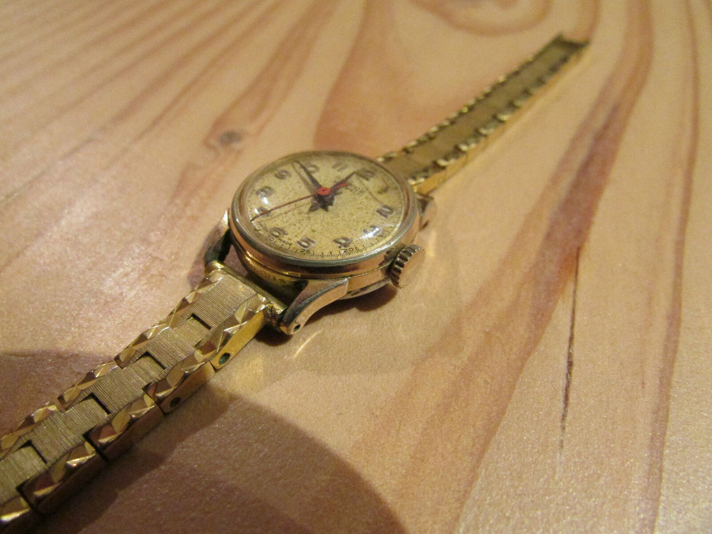 Ancienne montre femme PIERCE 15 JEWELS SWISS