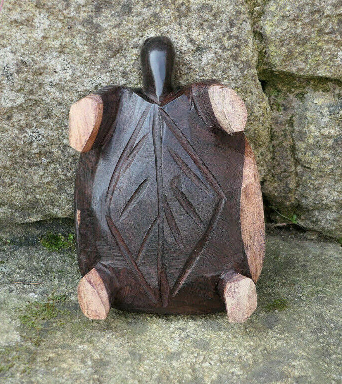 TORTUE EN BOIS SCULPTE 17 CM