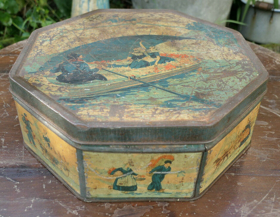 OLD LARGE LITHOGRAPHED SHEET METAL BOX, EARLY 20TH CENTURY