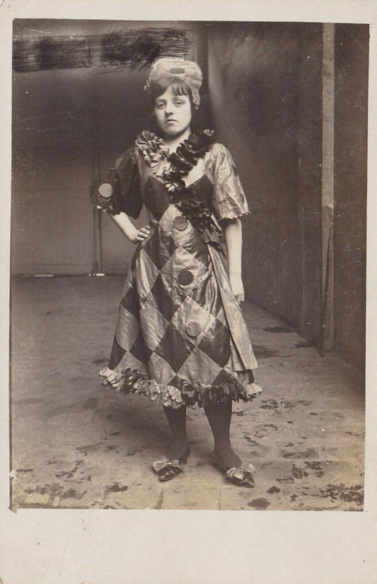 2 ANCIENNES CARTES PHOTOS PORTRAIT FEMME COSTUME DEGUISEMENT STYLISME CIRCA 1930