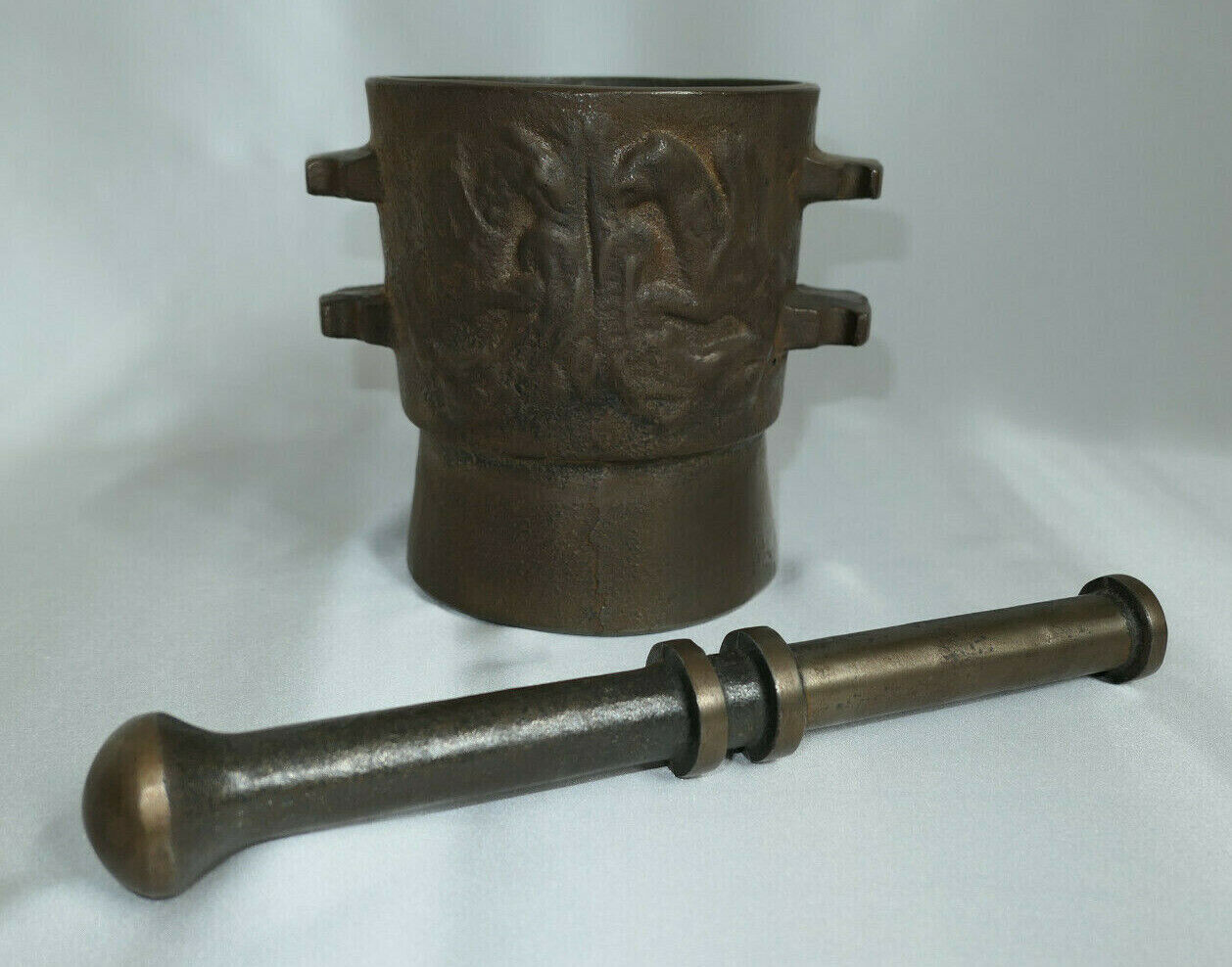 OLD CAST IRON MORTAR AND PESTLE WITH GRIFFON DECOR APOTHECARY PHARMACY