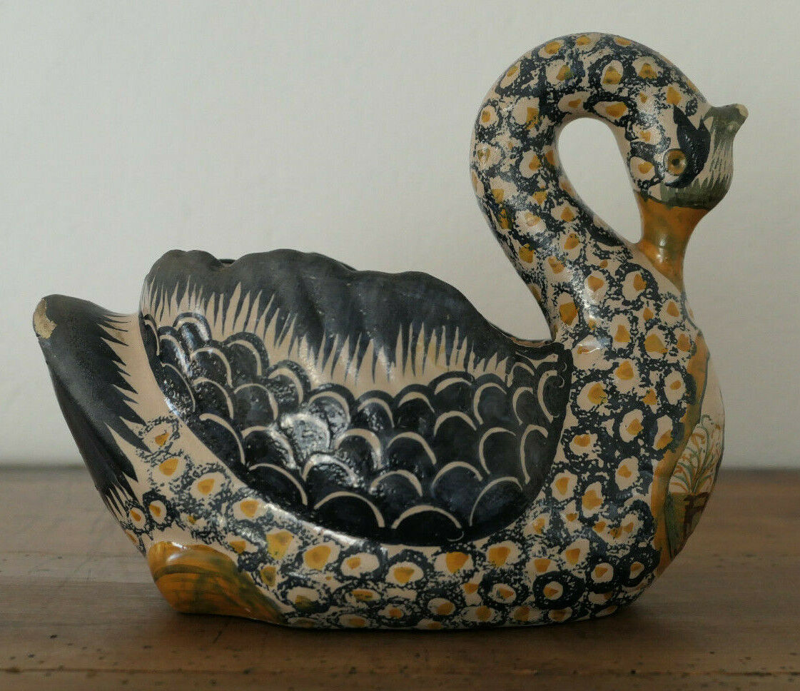 ANCIENNE FAIENCE DE QUIMPER HENRIOT CYGNE SWAN CIRCA 1930