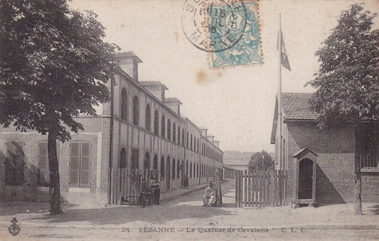 CARTE POSTALE ANCIENNE CPA SEZANNE LE QUARTIER DE CAVALERIE (1905)