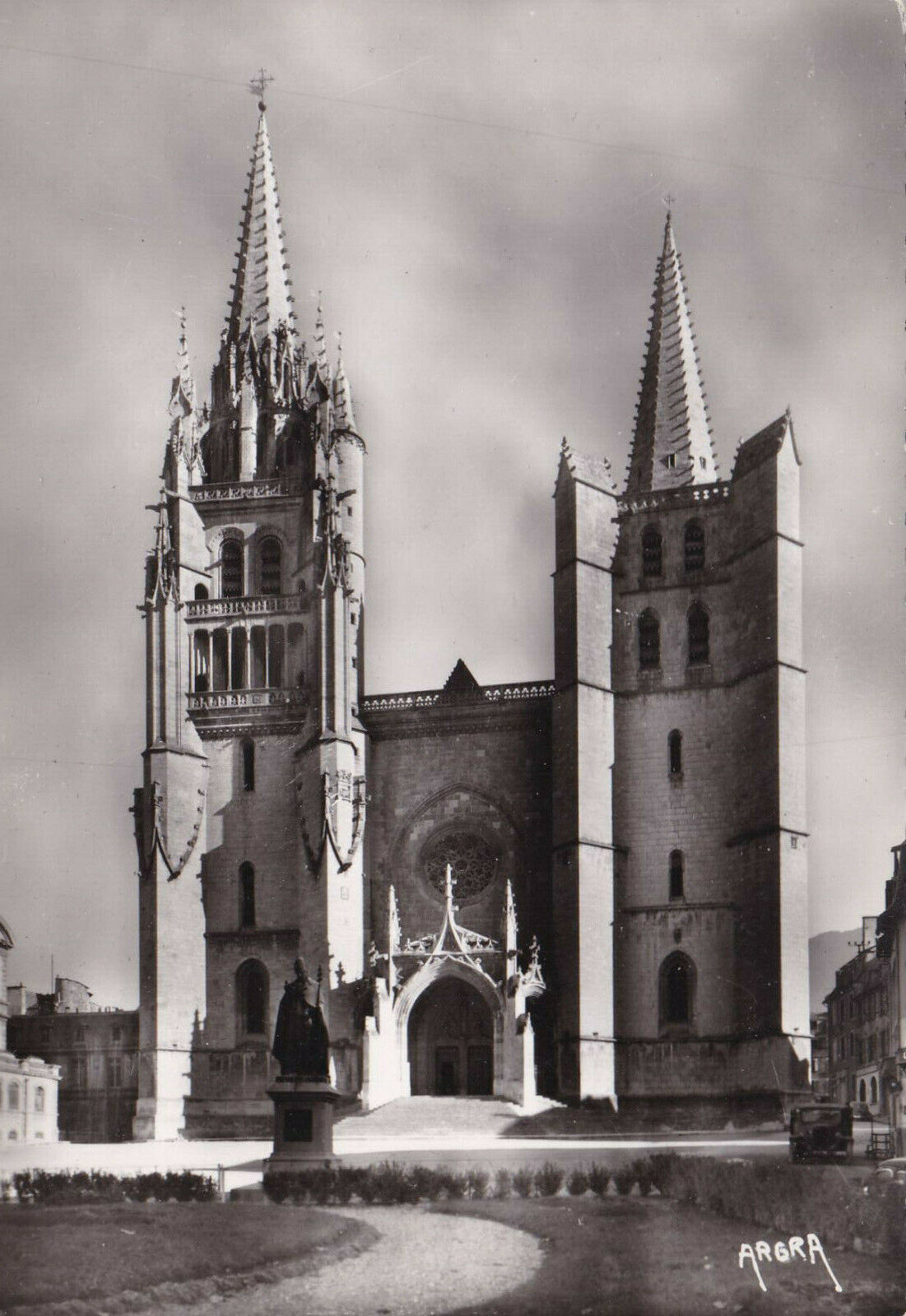 CARTE POSTALE CPSM NOIR & BLANC / MENDE LOZERE LA CATHEDRALE