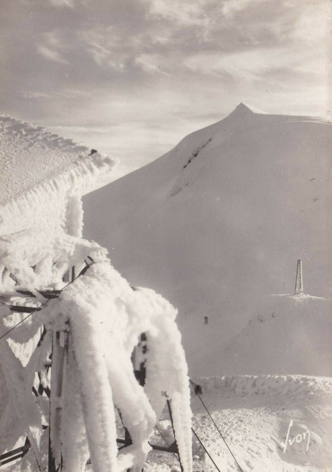 CARTE POSTALE CPSM NOIR & BLANC / LE MONT DORE LE PUY DE SANCY VU DU TELEFERIQUE