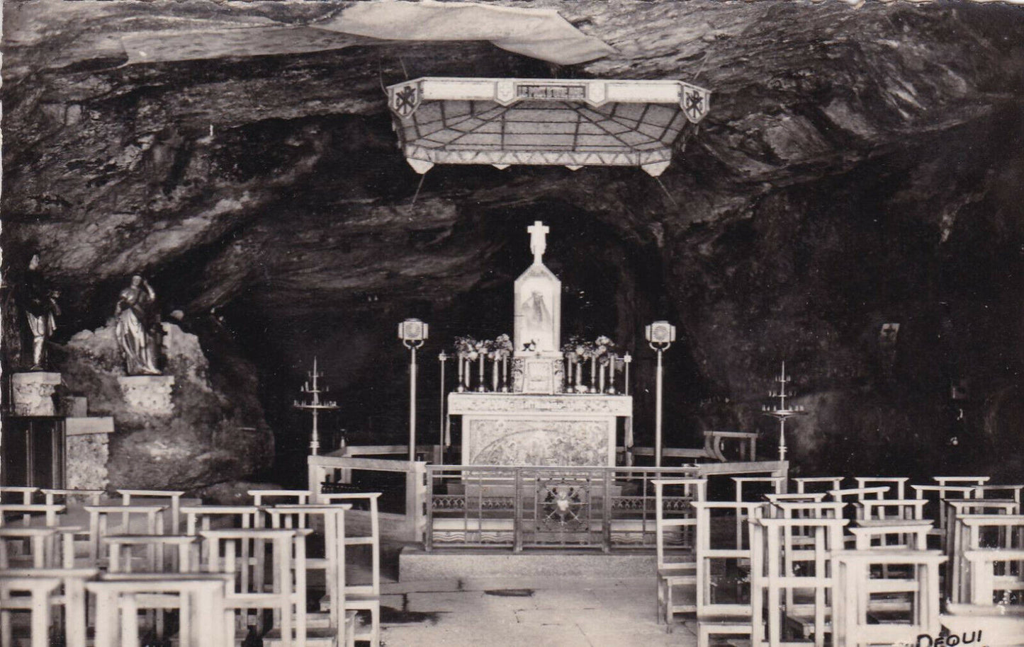 CARTE POSTALE CPSM NOIR ET BLANC / GROTTE DE REMONOT