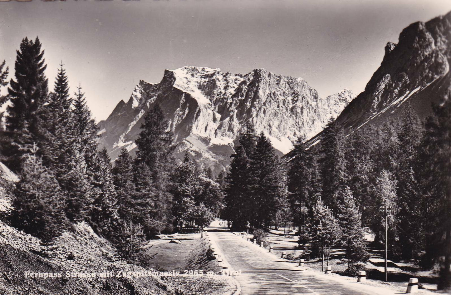 CPSM BLACK AND WHITE POSTCARD / FERNPASS MIT ZUGSPITZMASSIV TIROL