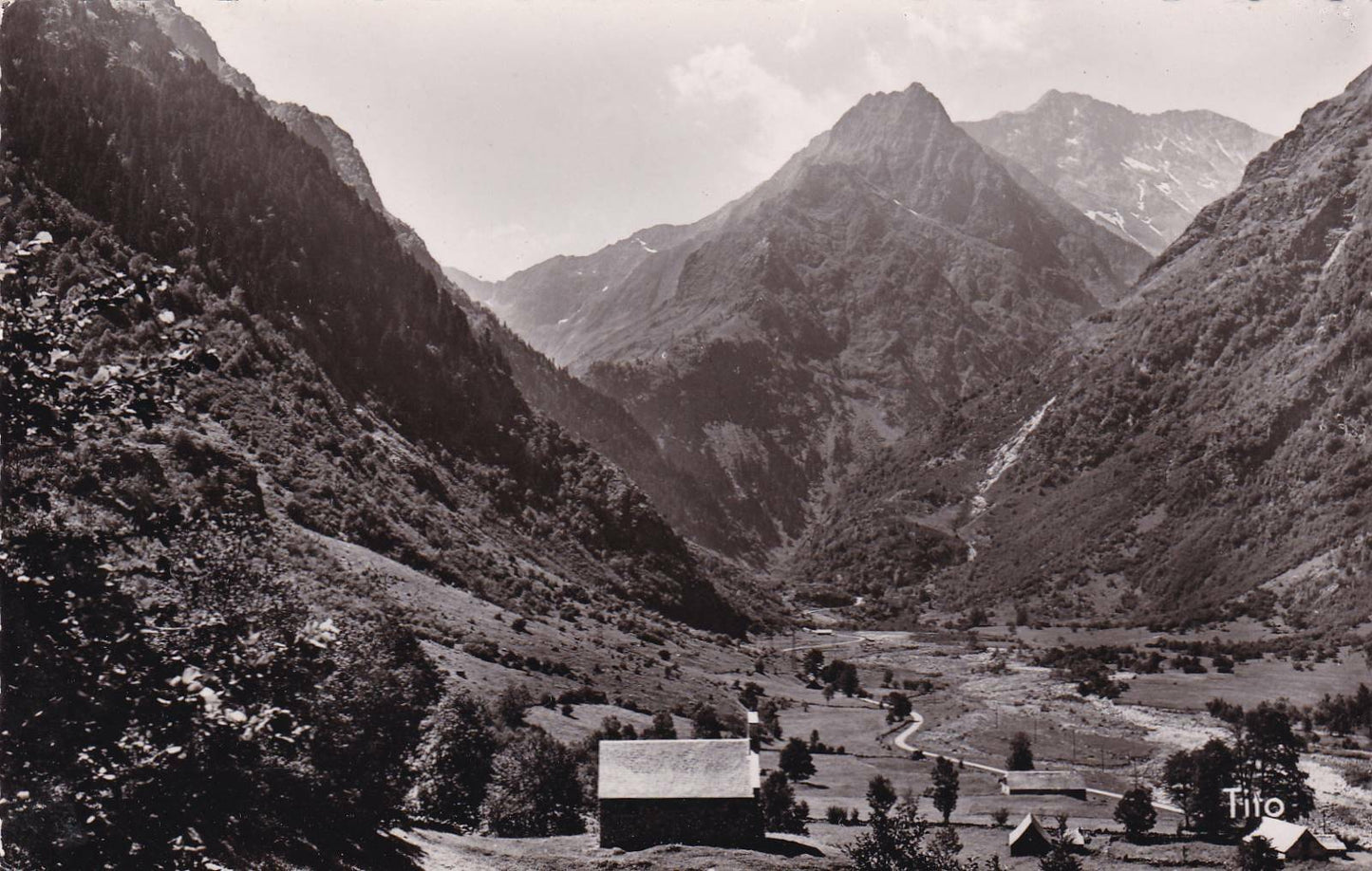 CPSM BLACK AND WHITE POSTCARD / ARTIGALONGUE LOURON VALLEY (1954)