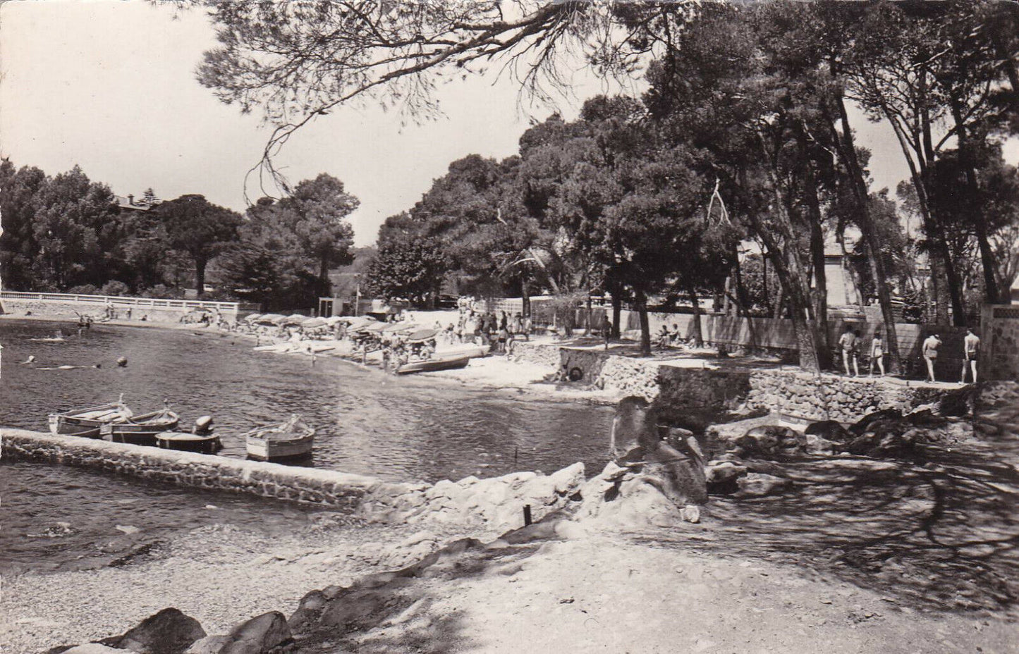 CARTE POSTALE CPSM NOIR ET BLANC / BOULOURIS VAR LA PLAGE