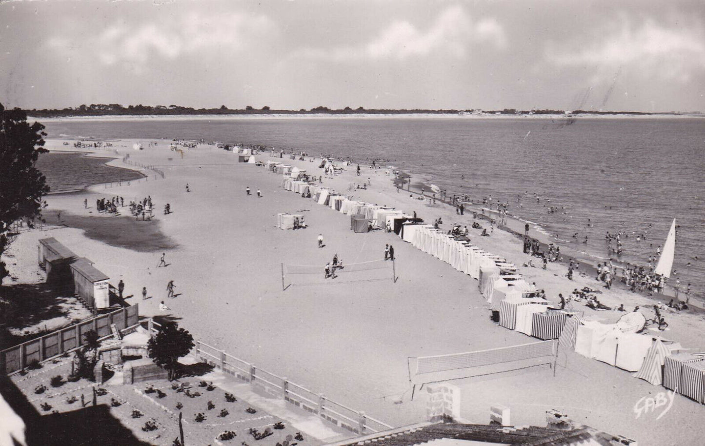 CPSM BLACK & WHITE POSTCARD / LA TRANCHE-SUR-MER VENDEE THE BEACH (1953)