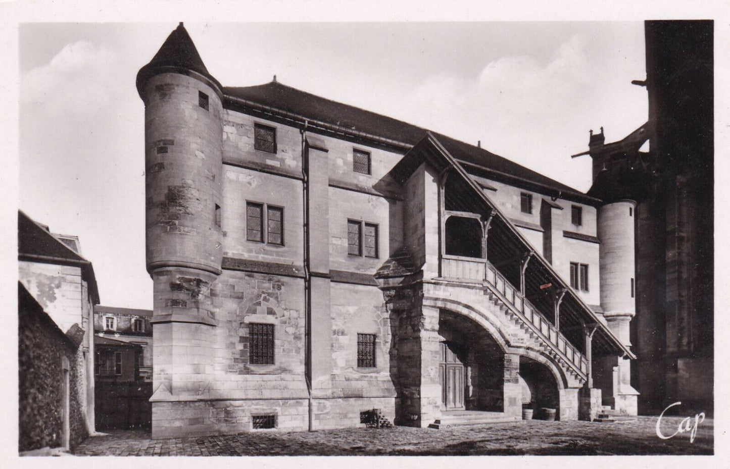 CARTE POSTALE CPSM NOIR ET BLANC / MEAUX LE VIEUX CHAPUTRE