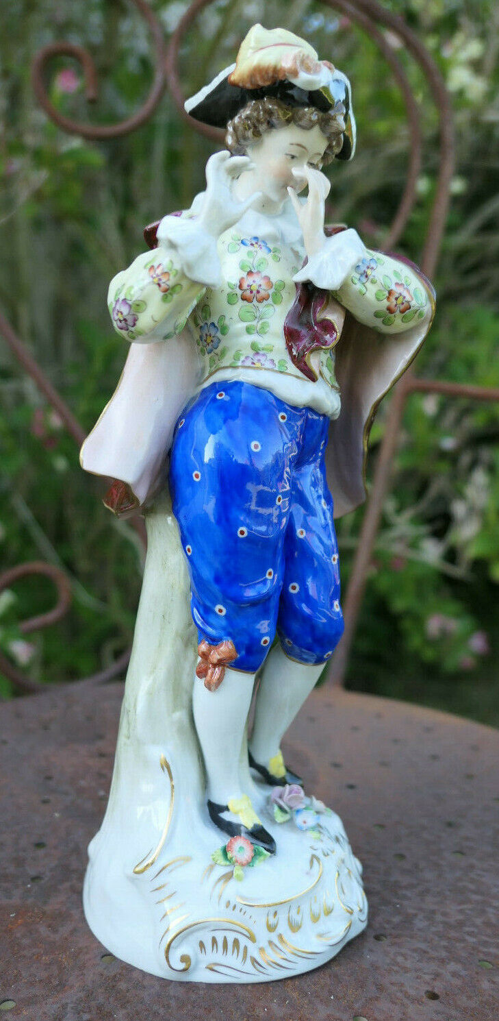 ANCIEN COUPLE DE MUSICIENS PERSONNAGES EN PORCELAINE DE SITZENDORF 19TH 28CM