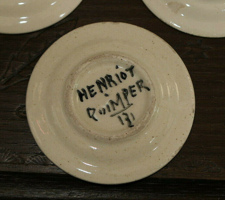 IMPORTANT LOT DE MOBILIER BRETON MINIATURE AVEC 10 ASSIETTES FAIENCE QUIMPER