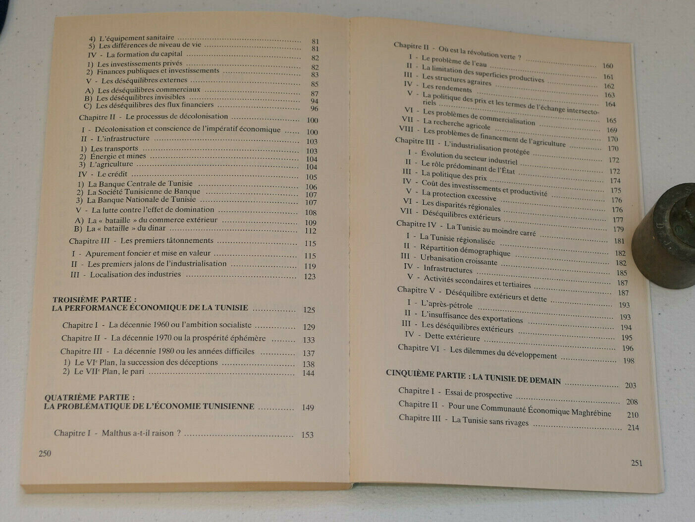 LES DEFIS DE LA TUNISIE UNE ANALYSE ECONOMIQUE / MONCEF GUEN / L'HARMATTAN 1988