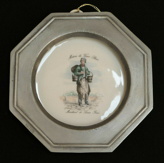 PETITE ASSIETTE DECORATIVE EN PORCELAINE ET ETAIN / DESHOULIERES / METIERS