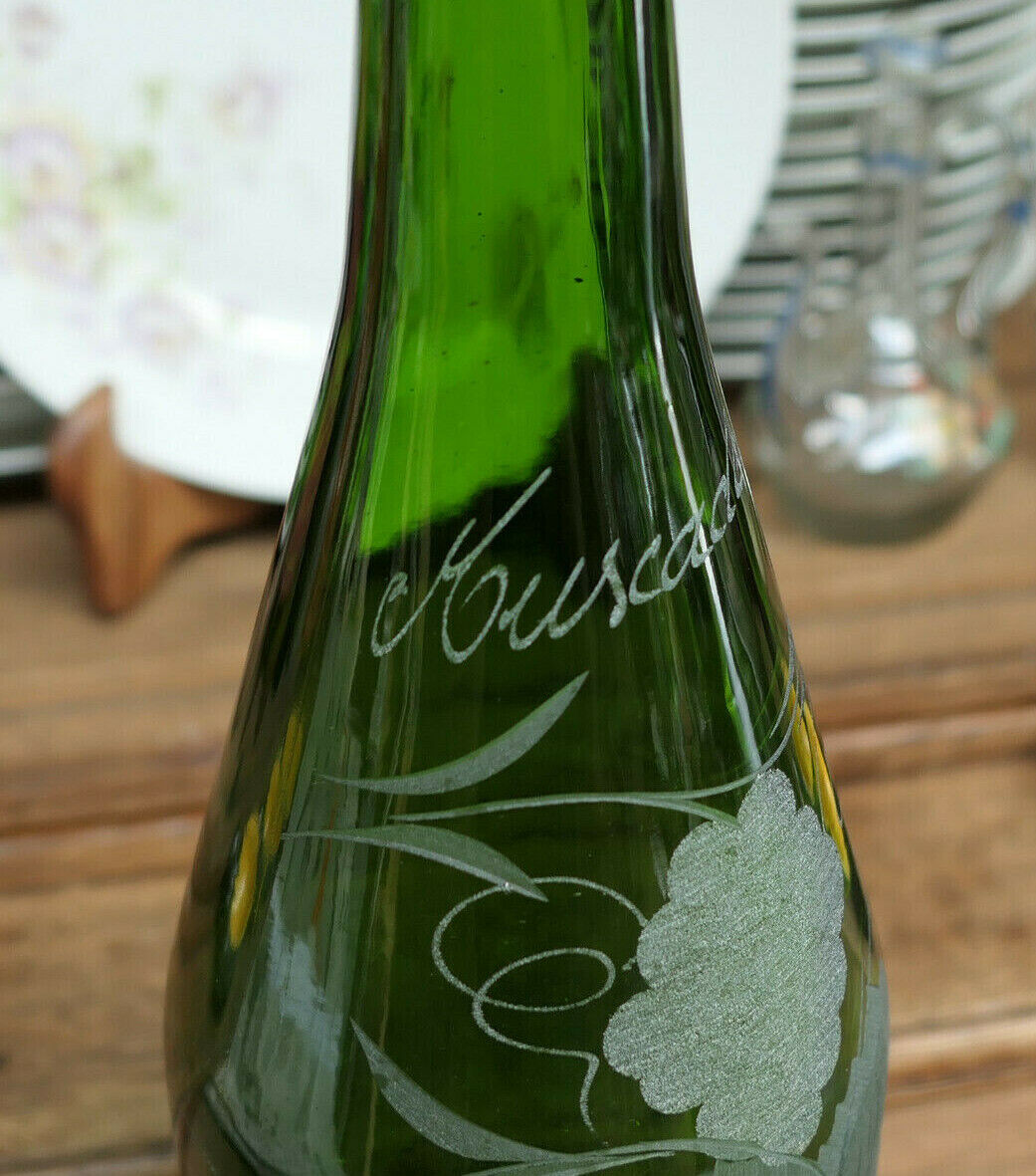 GRANDE BOUTEILLE MAGNUM VIN MUSCADET GRAVEE A LA MAIN HANDMADE ENGRAVED