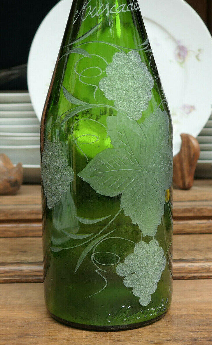 GRANDE BOUTEILLE MAGNUM VIN MUSCADET GRAVEE A LA MAIN HANDMADE ENGRAVED