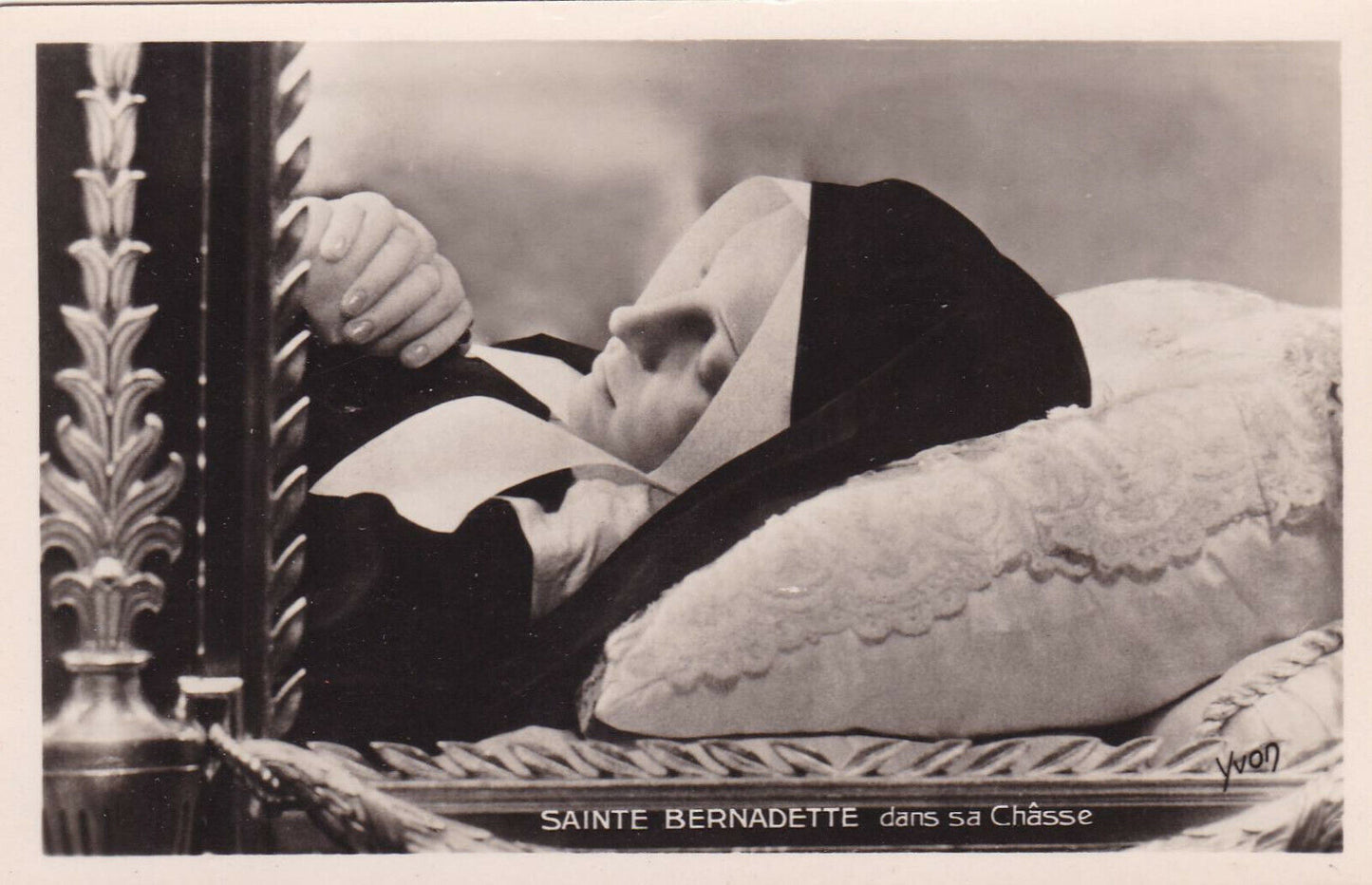 CARTE POSTALE ANCIENNE CPA / COUVENT ST-GILDARD NEVERS CHEF DE STE-BERNADETTE