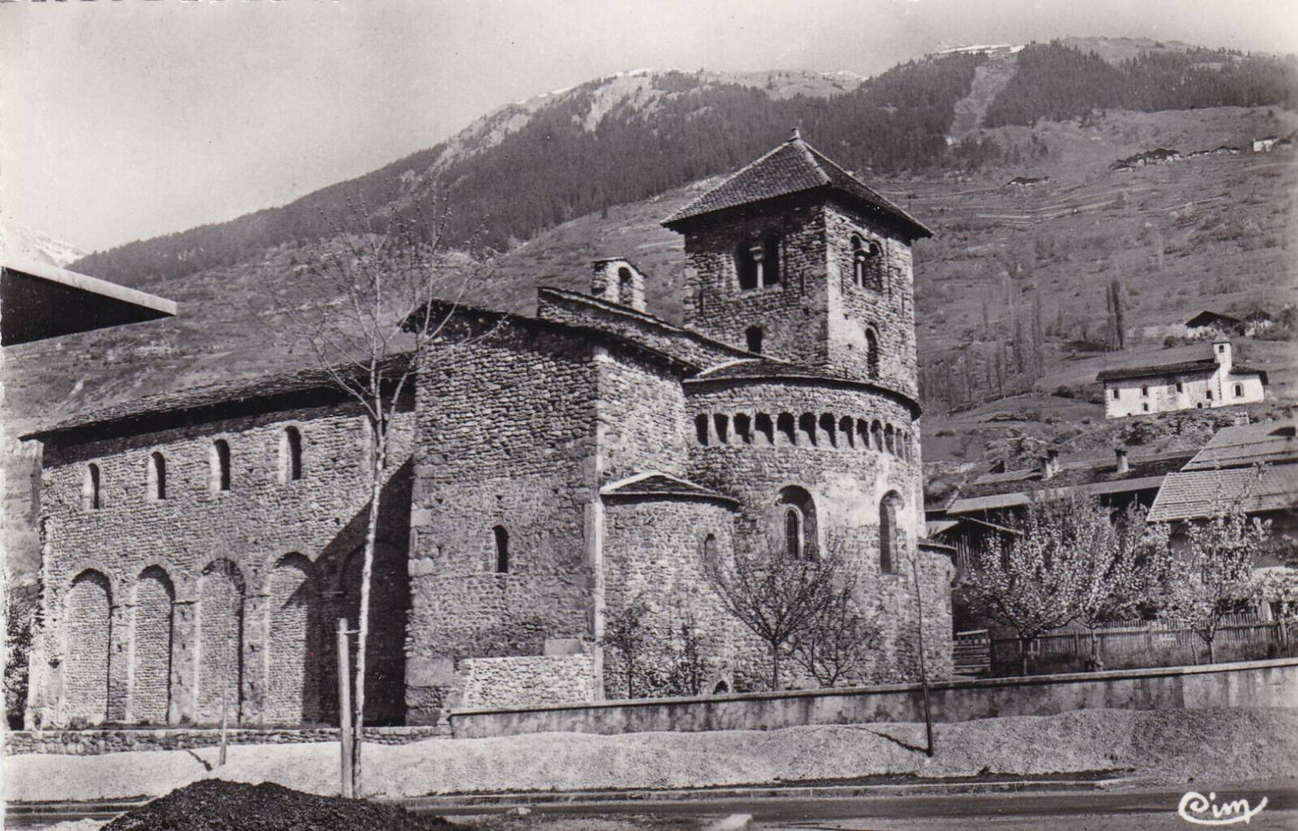 CPSM BLACK & WHITE POSTCARD / AIME SAVOIE BASILICA ST MARTIN