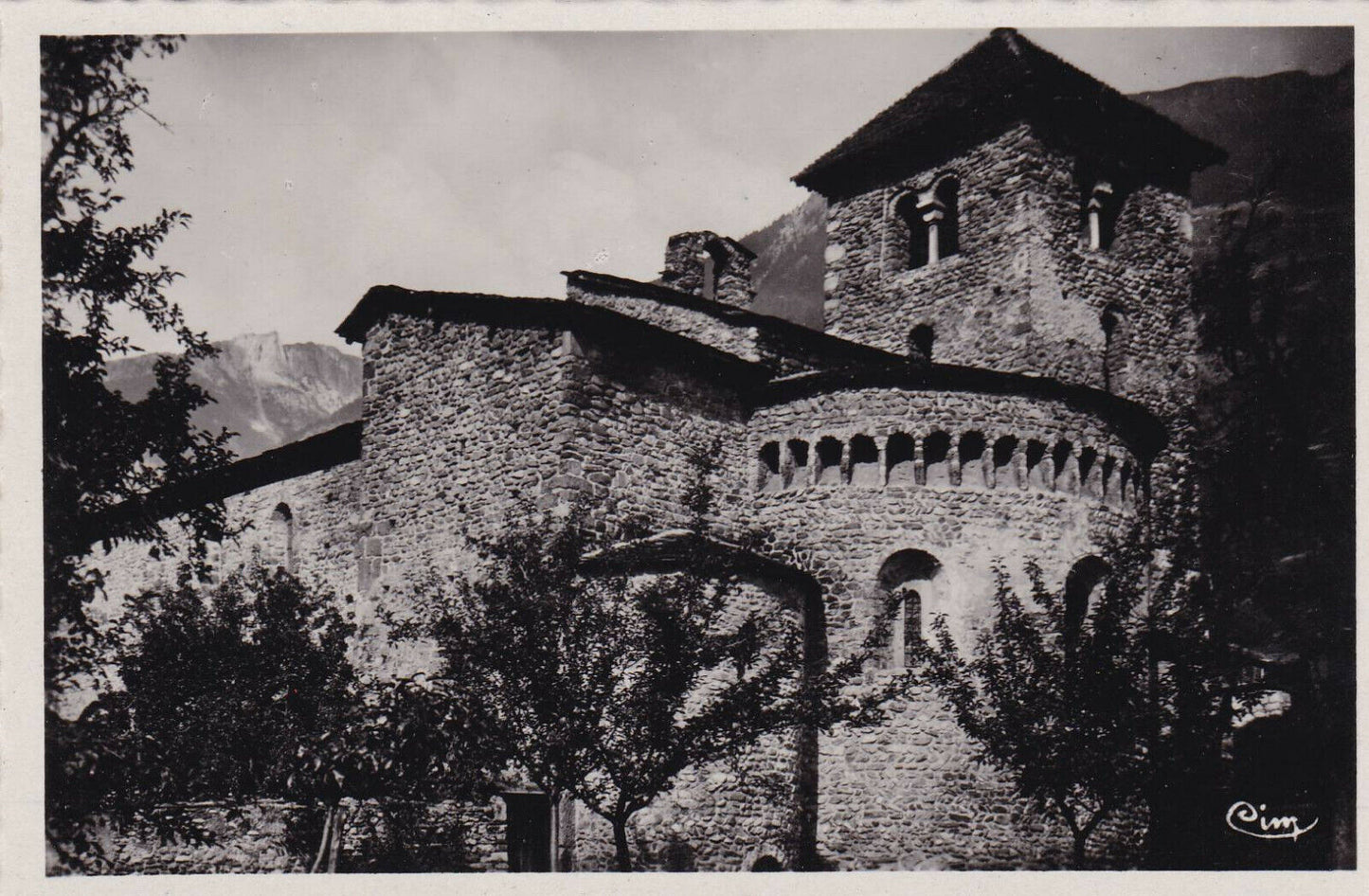 CPSM BLACK & WHITE POSTCARD / AIME SAVOIE ST-MARTIN BASILICA