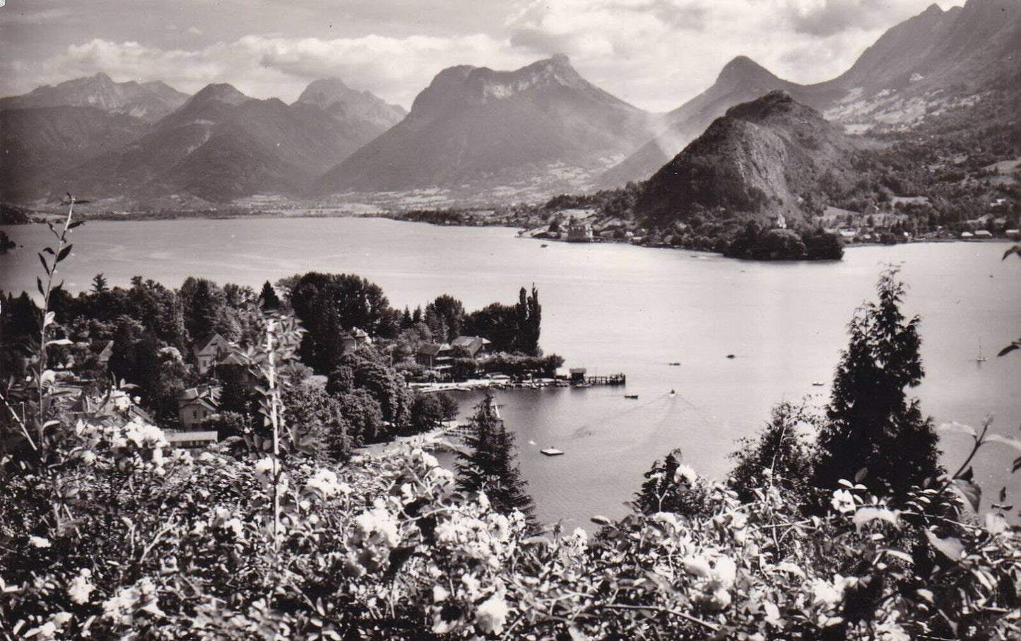 CARTE POSTALE CPSM NOIR & BLANC / L'ETE LAC D'ANNECY