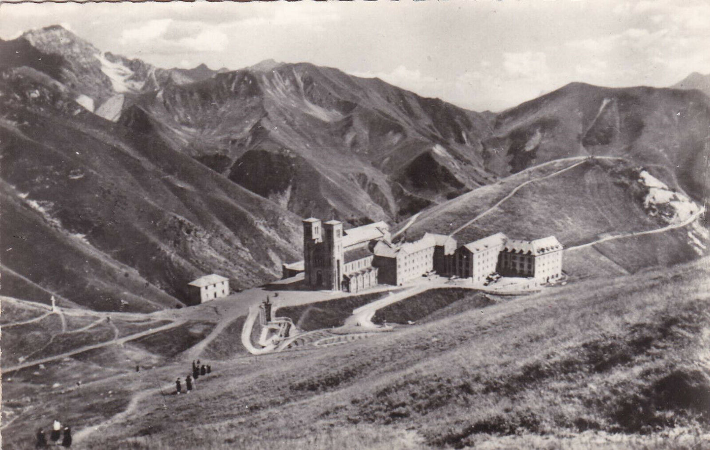 CARTE POSTALE CPSM NOIR & BLANC / PELERINAGE DE NOTRE-DAME DE LA SALETTE