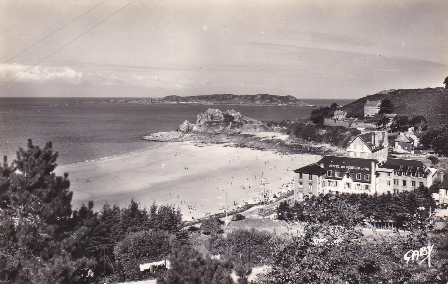 CPSM BLACK & WHITE POSTCARD / PERROS-GUIREC TRESTRIGNEL BEACH ILE THOME