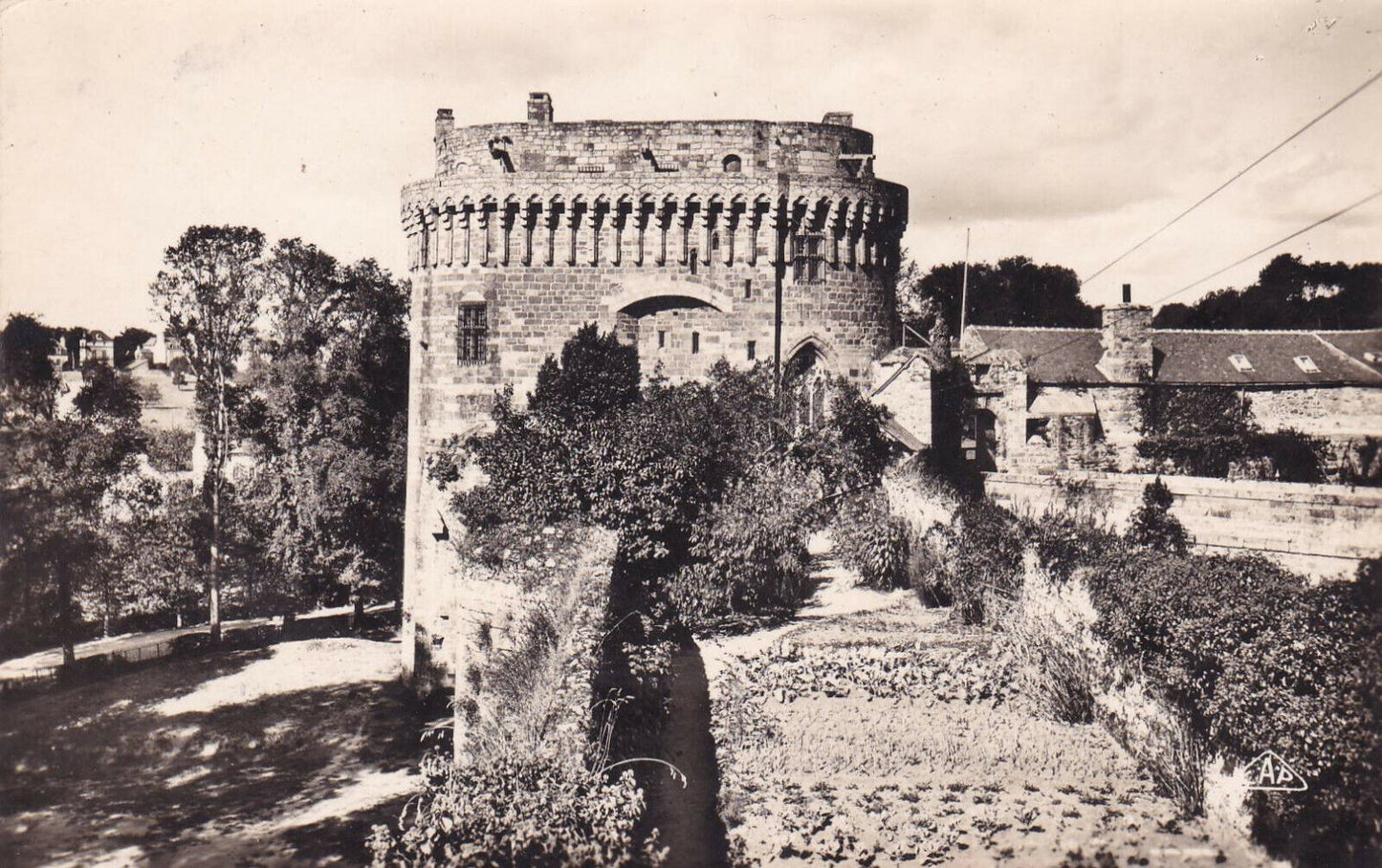 CARTE POSTALE CPSM NOIR & BLANC / DINAN CHATEAU DE LA DUCHESSE ANNE