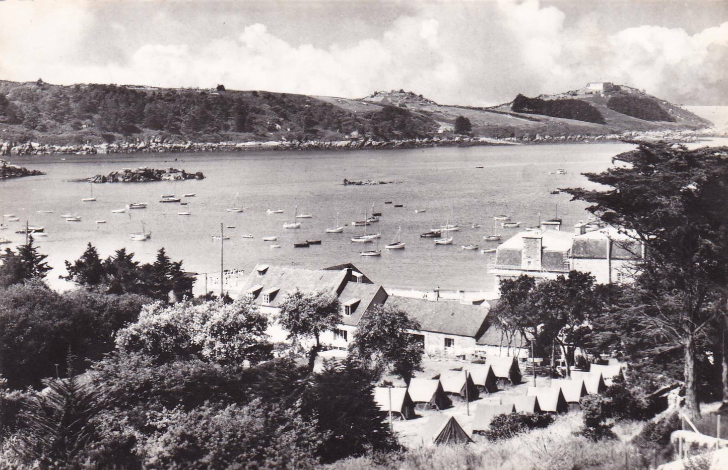 CPSM BLACK & WHITE POSTCARD / TREBEURDEN VIEW OF MILLIAU ISLAND