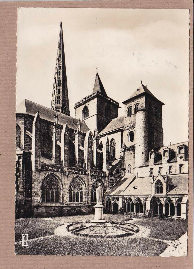 CARTE POSTALE CPSM NOIR & BLANC / TREGUIER LA TOUR D'HASTINGS CATHEDRALE