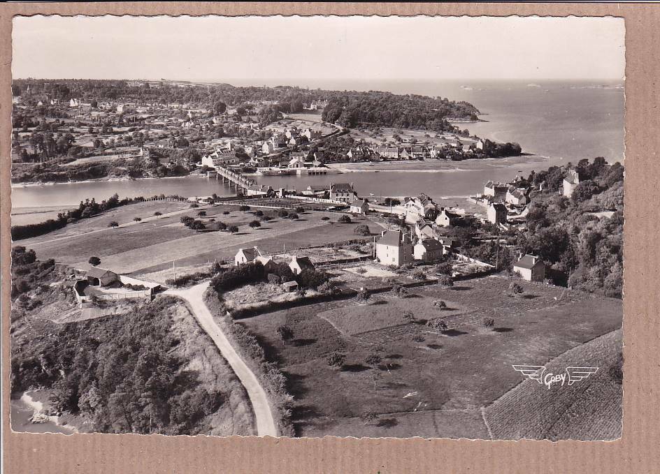 CPSM BLACK & WHITE POSTCARD / NOTRE-DAME-DU-GUILDO LE PORT (1955)