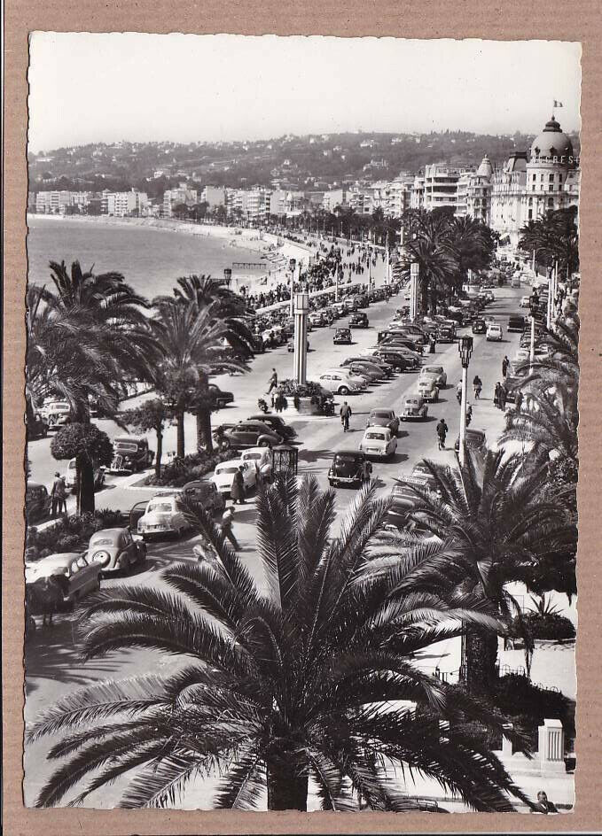 CPSM BLACK & WHITE POSTCARD / NICE ESCAPE ON THE PROMENADE DES ANGLAIS