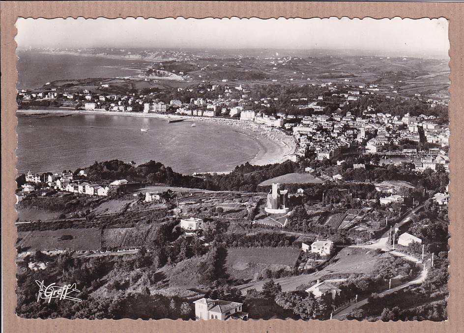 CPSM BLACK & WHITE POSTCARD / SAINT-JEAN-DE-LUZ AERIAL VIEW BEACH AND BAY