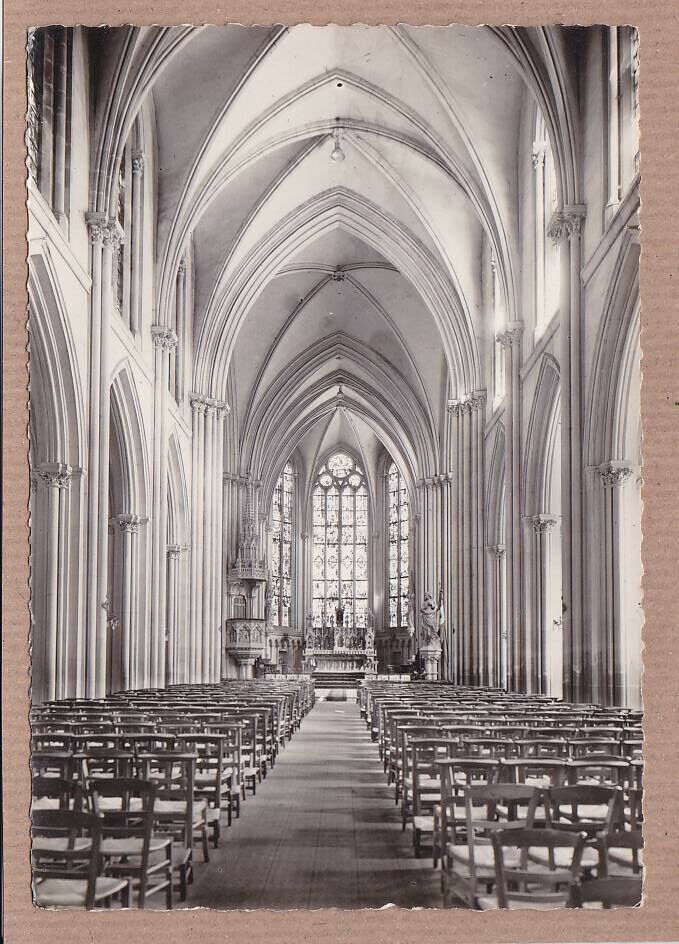 CARTE POSTALE CPSM NOIR & BLANC / VILLERS-SUR-MER L'EGLISE SAINT-MARTIN LA NEF