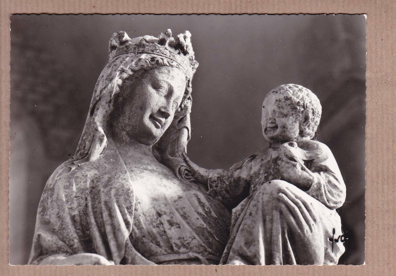 CPSM BLACK & WHITE POSTCARD / FONTENAY ABBEY COTE D'OR THE VIRGIN DETAIL