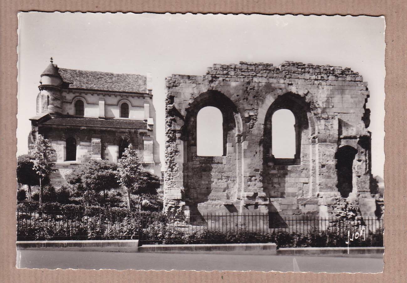 CARTE POSTALE CPSM NOIR & BLANC / SOISSONS AISNE VESTIGES DE L'ANCIENNE ABBAYE