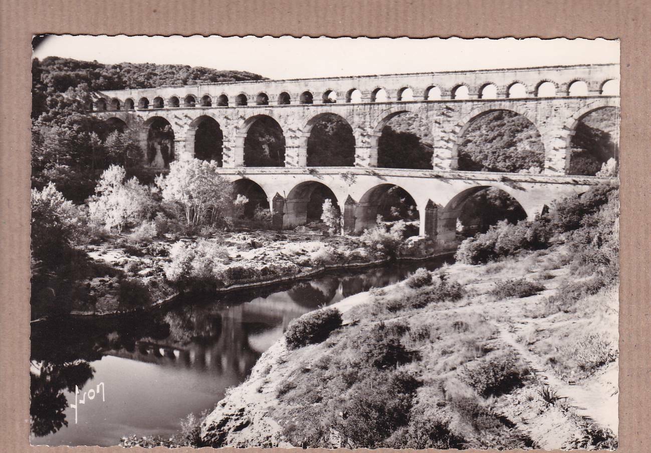 CARTE POSTALE CPSM NOIR & BLANC / LE PONT DU GARD