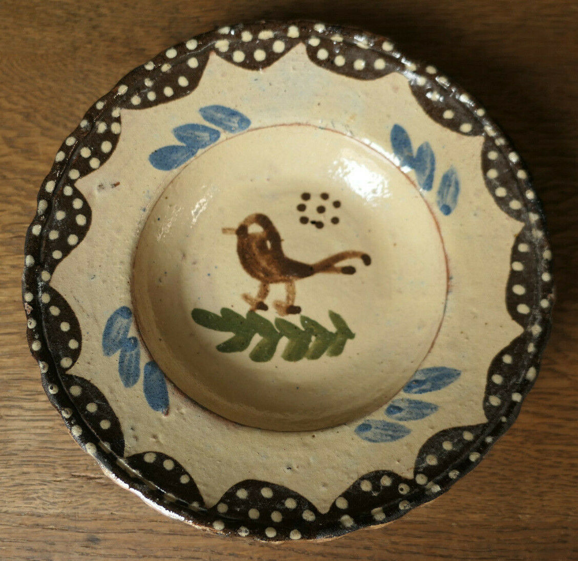 PAIRE D'ANCIENNES PETITES ASSIETTES DECOR OISEAU TERRE CUITE A IDENTIFIER