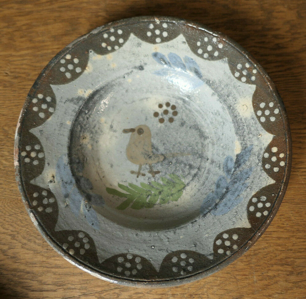 PAIRE D'ANCIENNES PETITES ASSIETTES DECOR OISEAU TERRE CUITE A IDENTIFIER