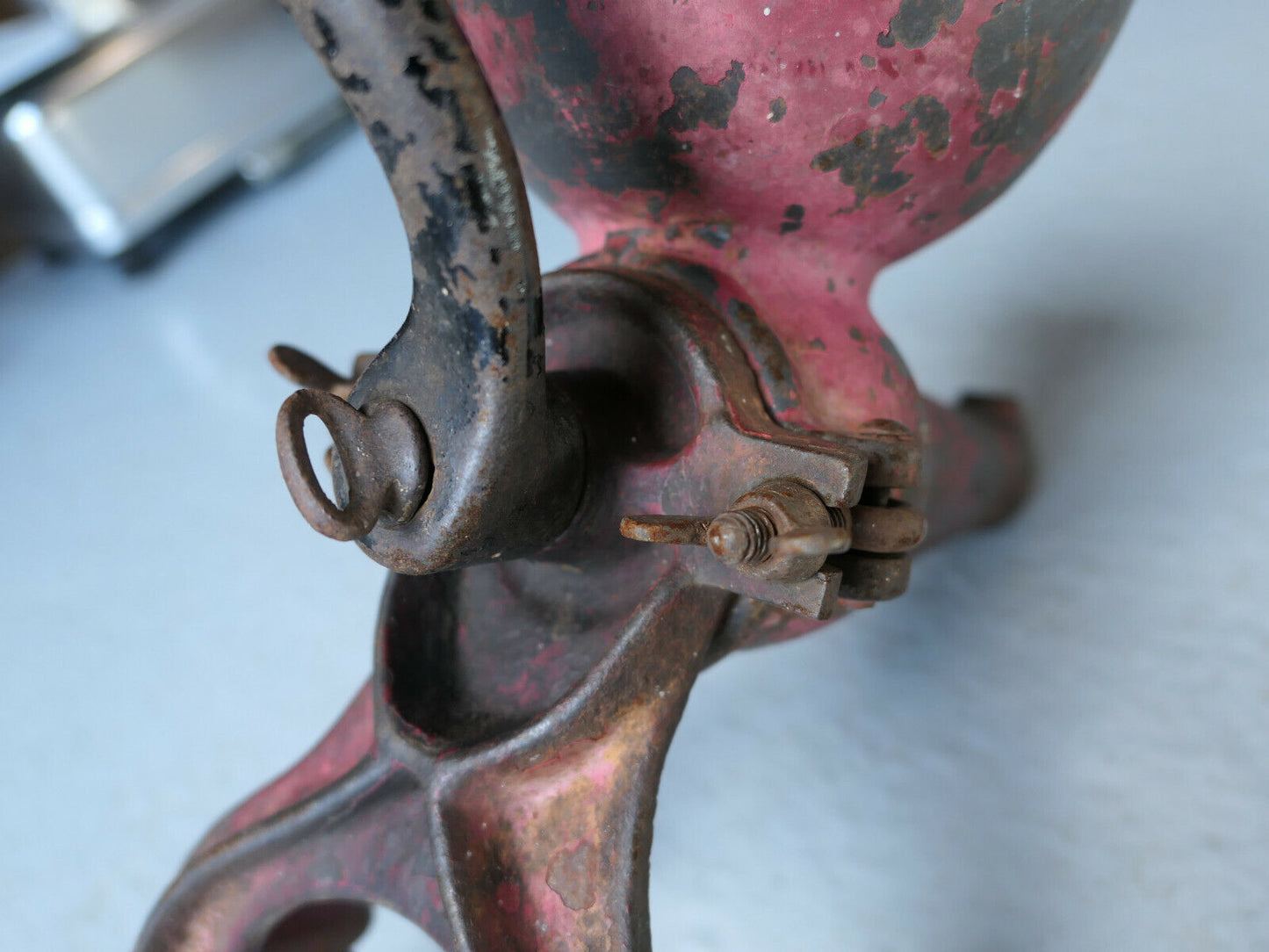 ANCIEN GRAND HACHOIR MECANIQUE METAL EMAIL DECO CUISINE PATINE BOUCHERIE VINTAGE