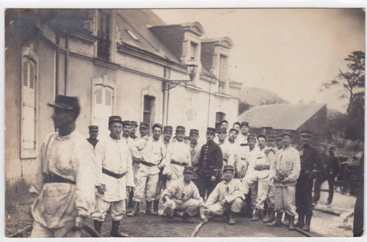 ANCIENNE CARTE PHOTO MILITARIA SOLDATS A IDENTIFIER (1916) WW1 GUERRE
