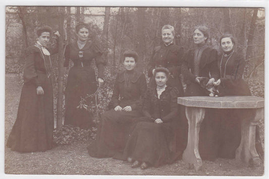 LOT DE 2 ANCIENNES CARTES PHOTOS GROUPE ECOLE FILLES GRAND MONTROUGE PARIS ?