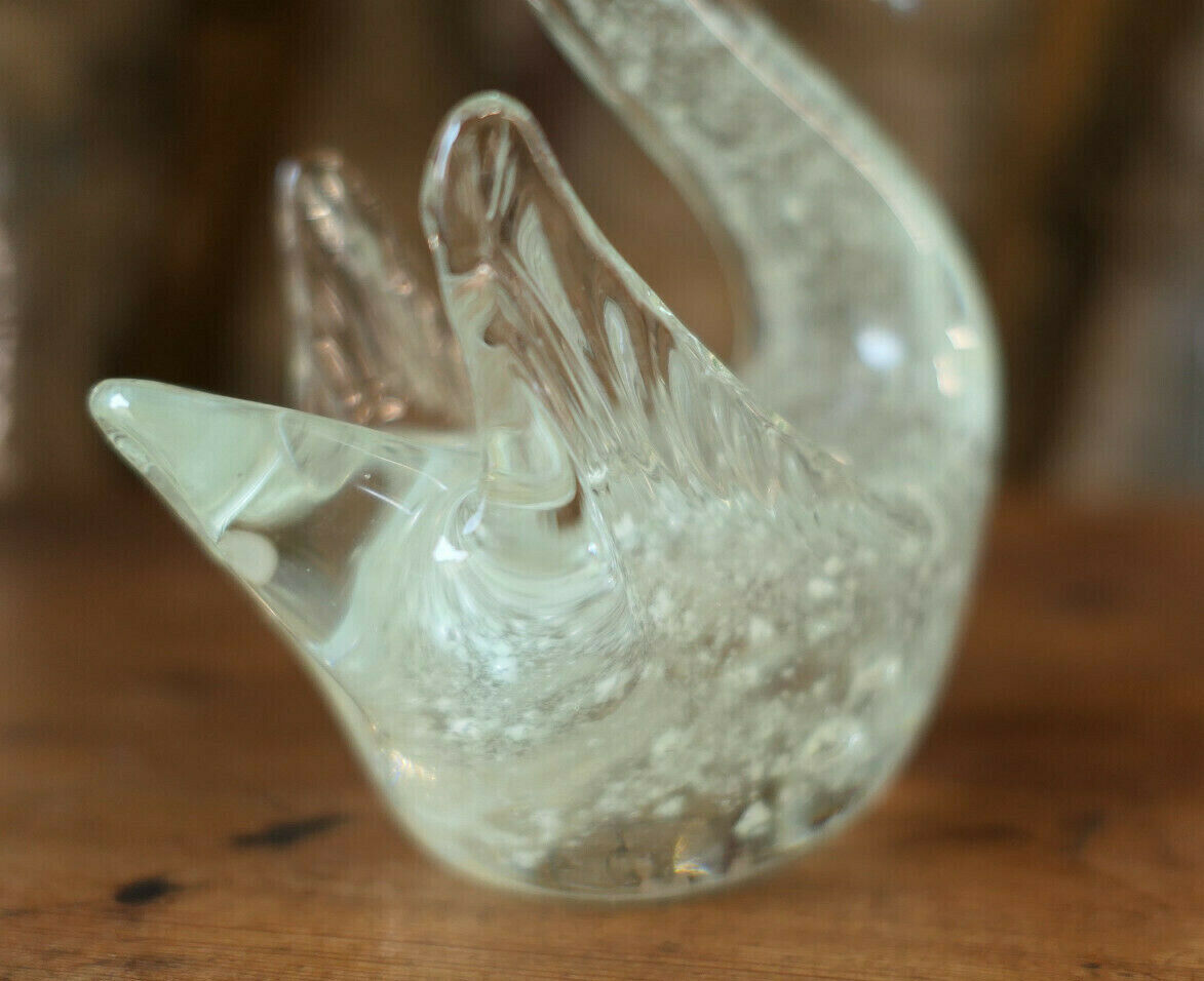 CYGNE EN VERRE AVEC INCLUSIONS / SUJET OBJET DE VITRINE DECORATIF DECO OISEAU