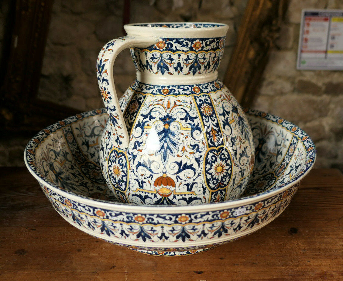 SERVICE DE TOILETTE EN FAIENCE DE GIEN DECOR ROUEN EPOQUE XIXe SIECLE