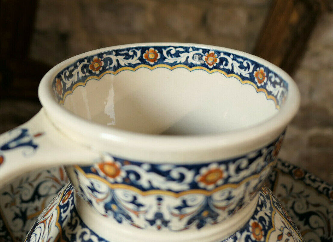 SERVICE DE TOILETTE EN FAIENCE DE GIEN DECOR ROUEN EPOQUE XIXe SIECLE