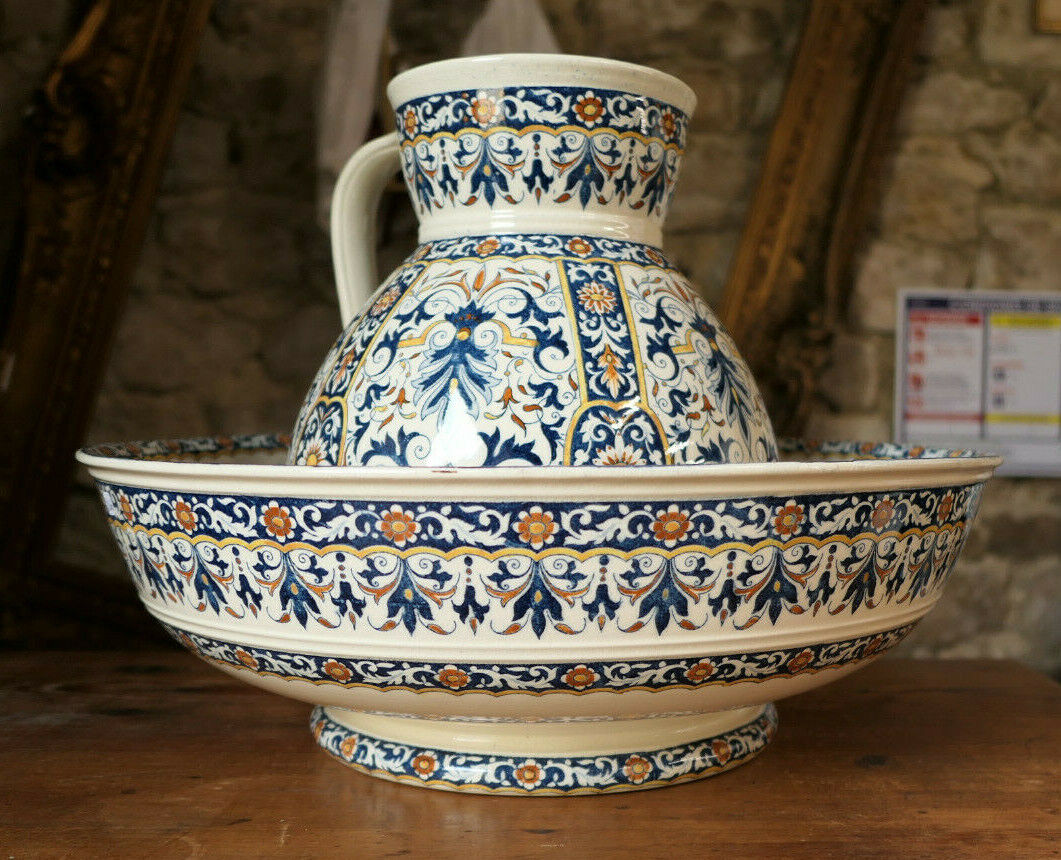 SERVICE DE TOILETTE EN FAIENCE DE GIEN DECOR ROUEN EPOQUE XIXe SIECLE