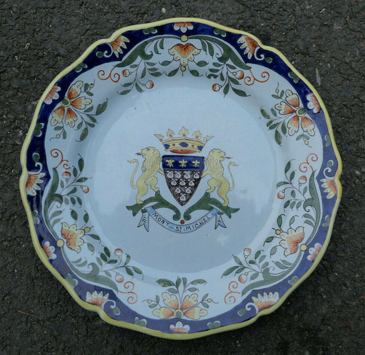 ANCIENNE ASSIETTE FAIENCE DECORATIVE MONT-SAINT-MICHEL BLASON LIONS ABBAYE