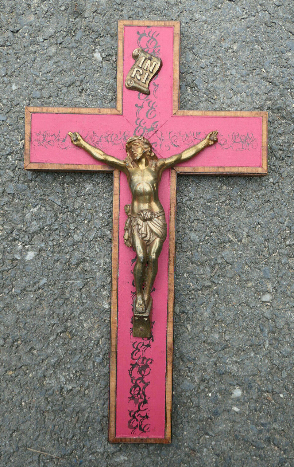 ANCIEN CRUCIFIX CROIX BOIS REGULE DORE MARQUETERIE DECOR ENCRE INRI RELIGIOUS