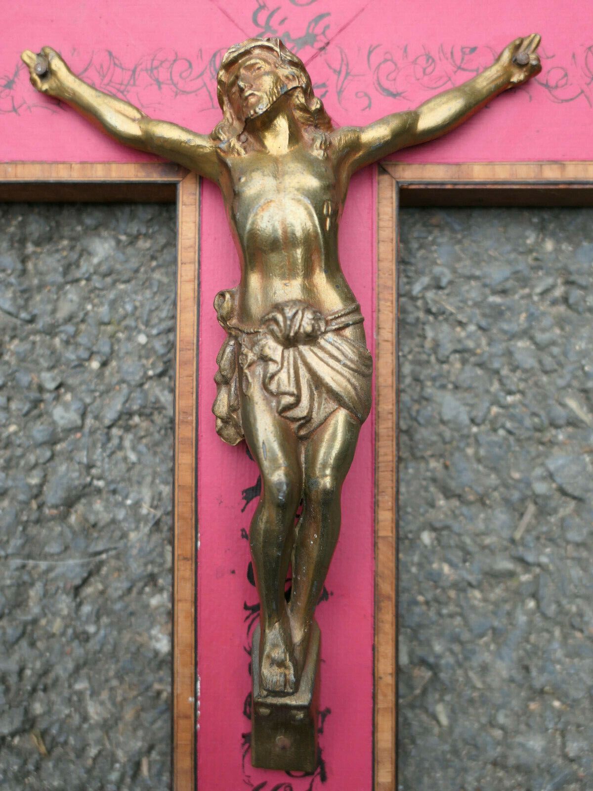 ANCIEN CRUCIFIX CROIX BOIS REGULE DORE MARQUETERIE DECOR ENCRE INRI RELIGIOUS