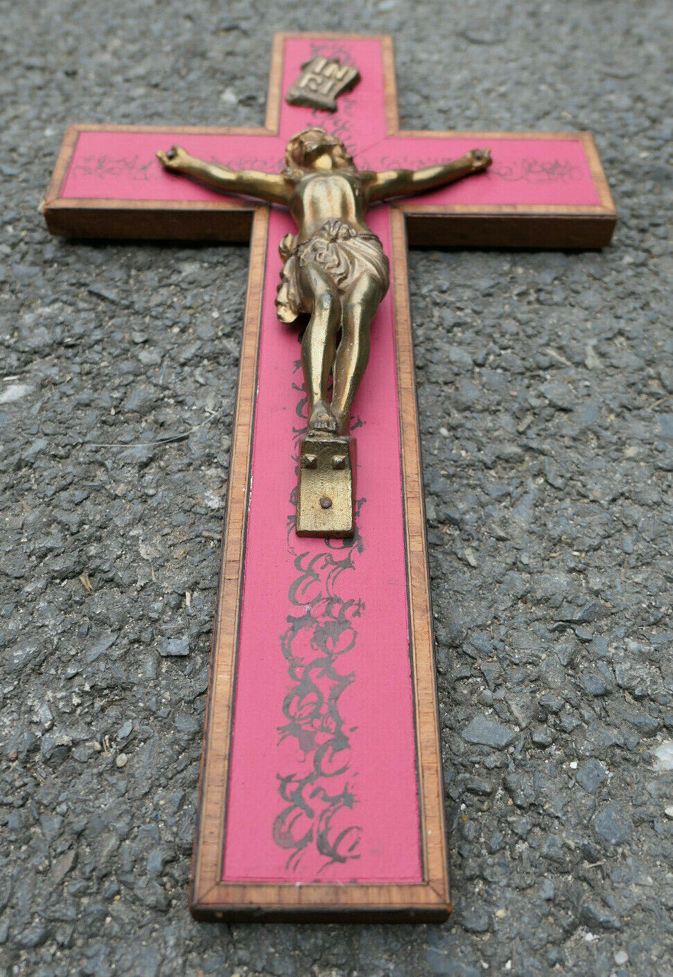 ANCIEN CRUCIFIX CROIX BOIS REGULE DORE MARQUETERIE DECOR ENCRE INRI RELIGIOUS